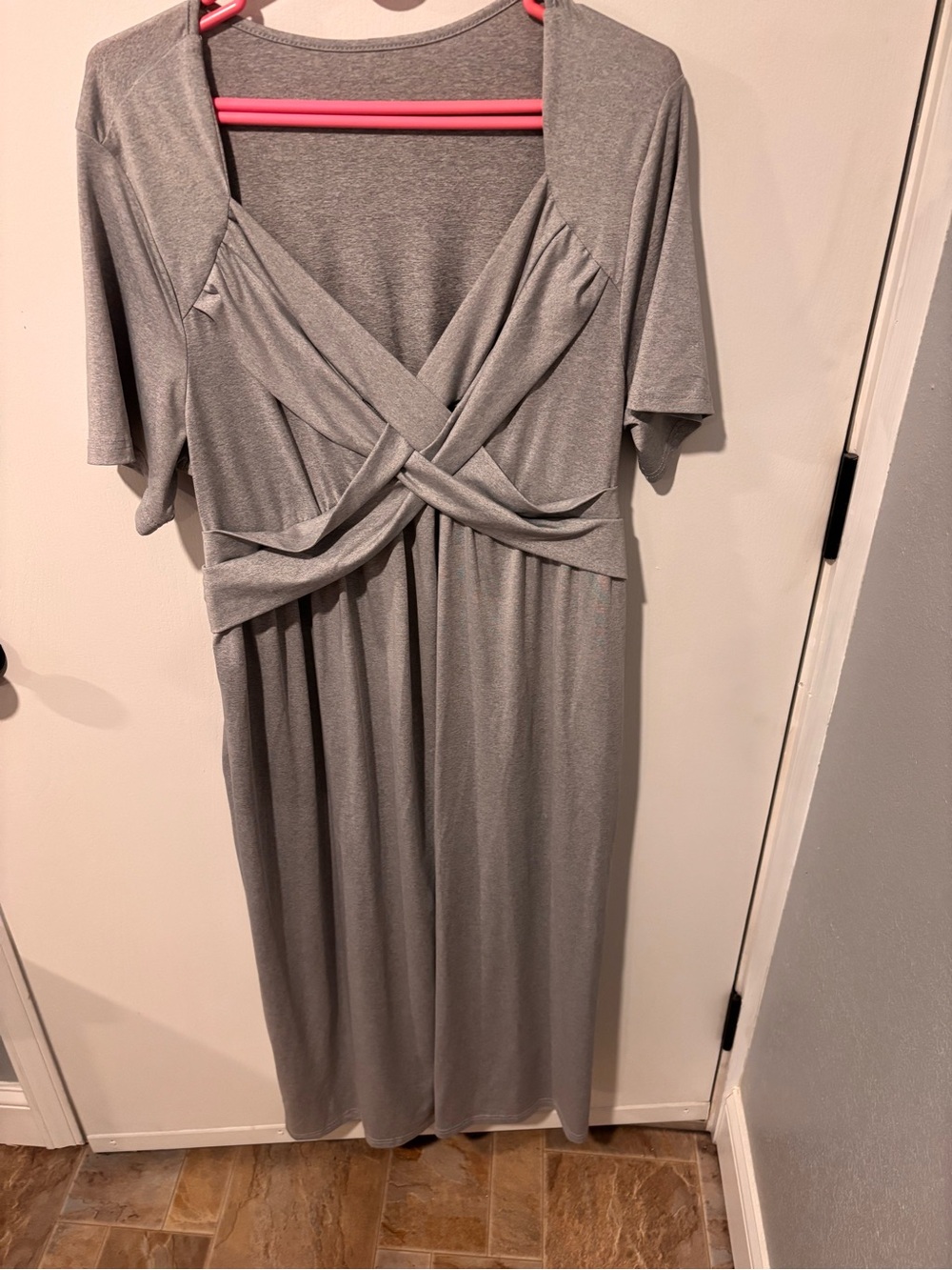 Classic Twist-Front Women's Dress in Gray 2x with pockets